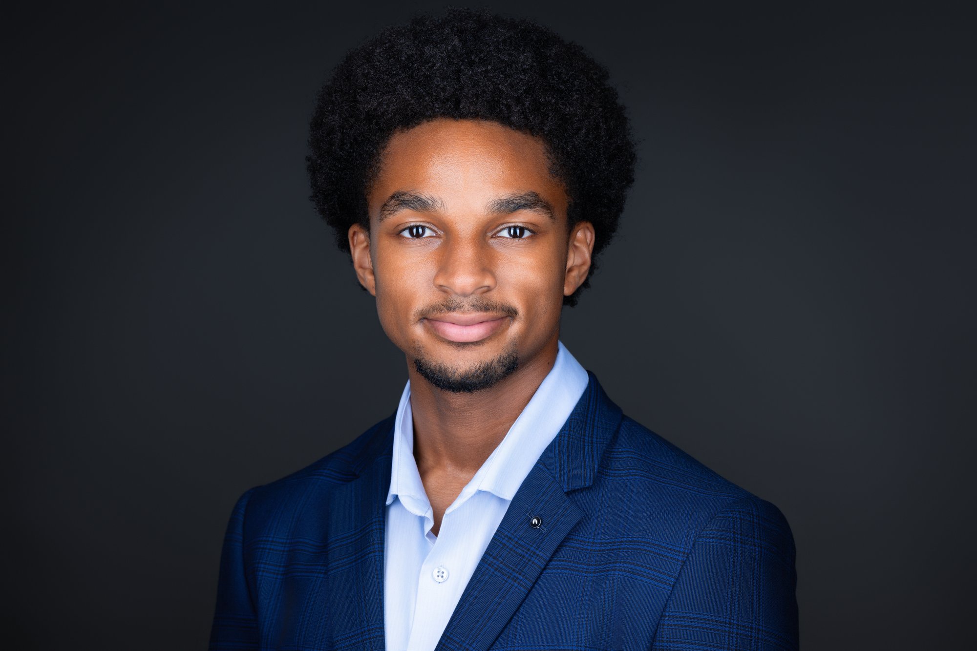 golden.t_headshot_charlotte_fenixfoto-9V5A0537-Edit-1